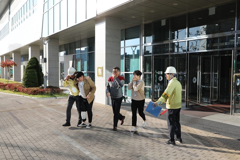 사학연금, 민·관 합동소방훈련 실시<br/>- 2019 재난대응 안전한국훈련 연계 - 이미지